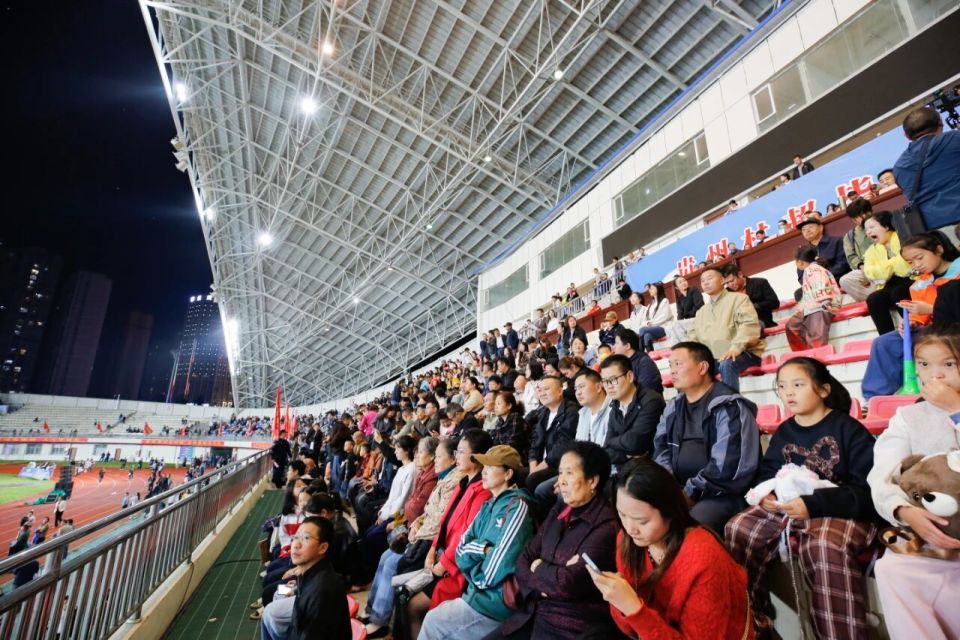 outli, white, 随后 outli, white, 随后